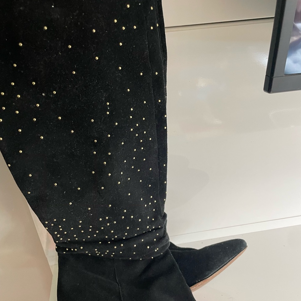 Dolce Vita Black Heeled Boots with Artistic Design